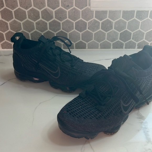 Nike Shoes - Nike Airmax size 4.5 Youth, size 6 Women’s